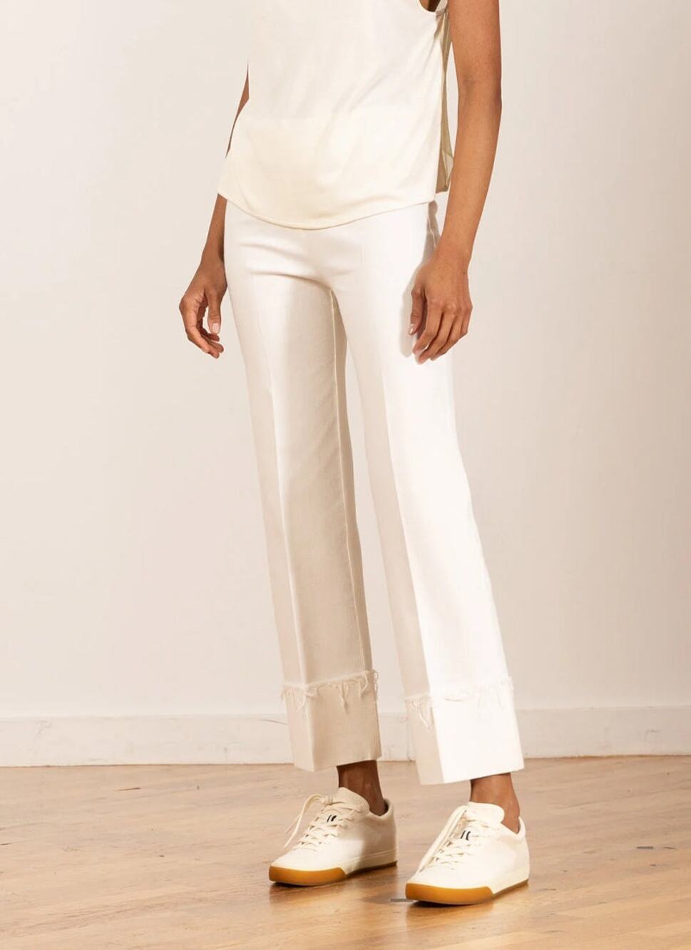 Avenue Montaigne The Bonnie Straight Leg Cuffed Jean in White 2